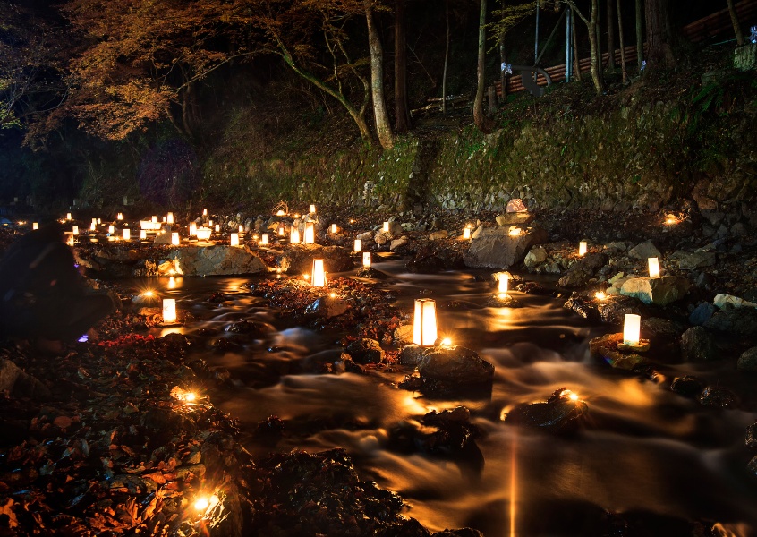 lantern memorial service.jpg